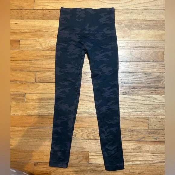 Spanx camo leggings size M - Picture 4 of 6